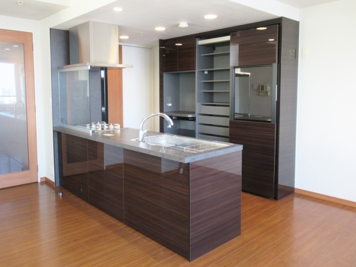 壁を取り払いオープンなキッチンに